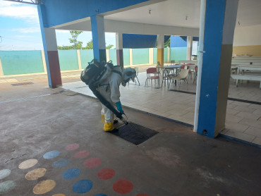 Foto 32: Preparativos para volta às aulas 