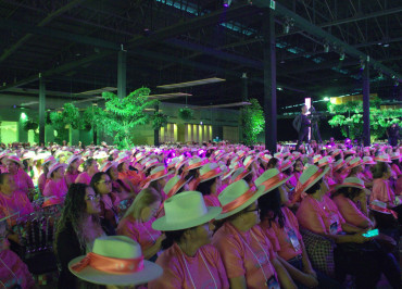 Foto 40: Quatá presente no 4º Encontro Estadual de Mulheres do Agro