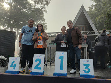 Foto 99: Mesmo com mal tempo, corrida de pedestre TVCOM RUNNING reúne mais de 300 participantes 