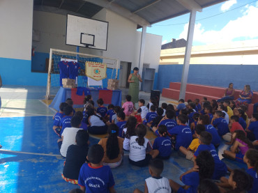 Foto 48: Novos uniformes são entregues para os alunos da Rede Municipal de Quatá