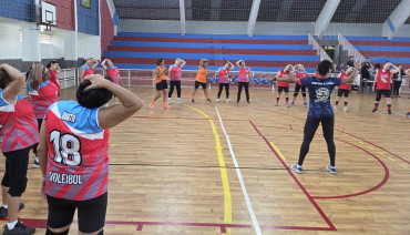 Foto 24: Quatá celebra o Dia do Idoso com partida de voleibol adaptado