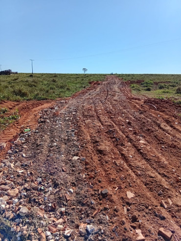 Foto 3: Aplicação de Cascalho em Propriedades Rurais