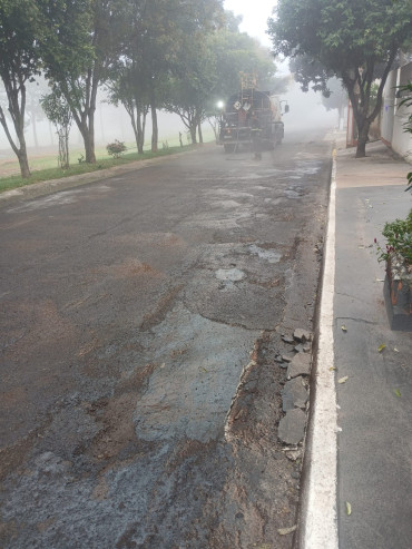 Foto 43: Prefeitura de Quatá inicia recape na cidade