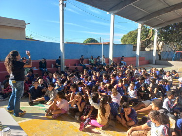Foto 17: Ação educativa em combate e Dengue e o Escorpião