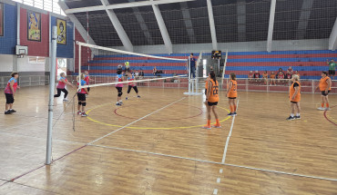 Foto 58: Quatá celebra o Dia do Idoso com partida de voleibol adaptado