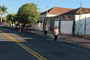 Foto 39: Treinão In9ve reúne participantes em atividade esportiva em Quatá