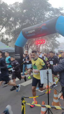 Foto 20: Mesmo com mal tempo, corrida de pedestre TVCOM RUNNING reúne mais de 300 participantes 