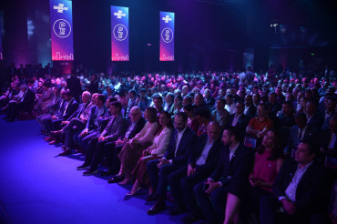 Foto 5: Quatá é reconhecida com certificado do Prêmio Sebrae Prefeitura Empreendedora