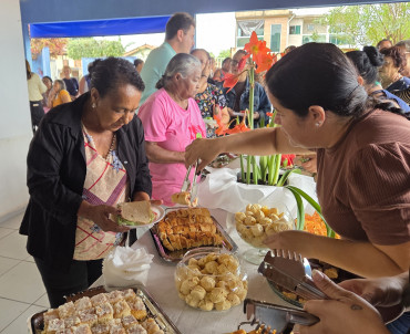 Foto 56: CRAS promove café da manhã especial em comemoração ao Dia do Idoso