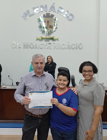 Foto 24: Alunos de Quatá recebem Moção de Aplausos na Câmara Municipal