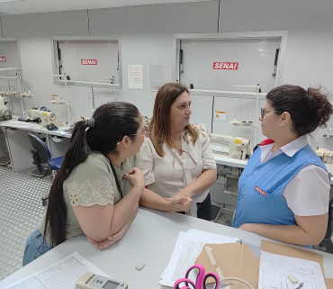 Foto 11: Quatá recebe Unidade Móvel de Confecção Industrial do SENAI