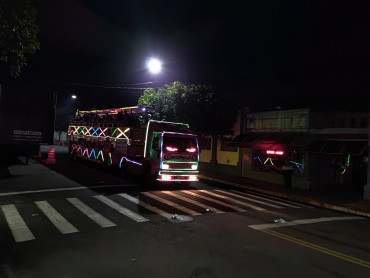 Foto 10: Sabadou movimenta Praça da Fonte em Quatá
