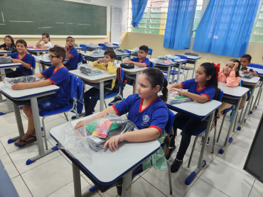 Foto 111: Alunos de Quatá recebem material escolar e são recepcionados com acolhimento e carinho no primeiro dia de aula
