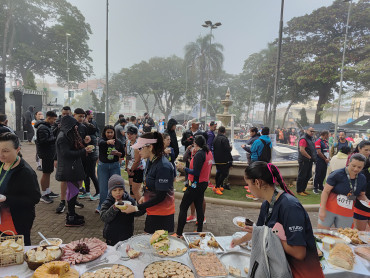 Foto 88: Mesmo com mal tempo, corrida de pedestre TVCOM RUNNING reúne mais de 300 participantes 