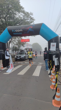 Foto 40: Mesmo com mal tempo, corrida de pedestre TVCOM RUNNING reúne mais de 300 participantes 