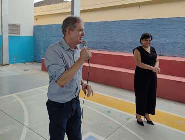 Foto 6: Alunos da Escola Osira de Quatá recebem Kit de Higiene Bucal oferecidos pelo LIONS CLUBE de Presidente Prudente