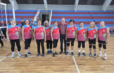 Foto 9: Quatá celebra o Dia do Idoso com partida de voleibol adaptado
