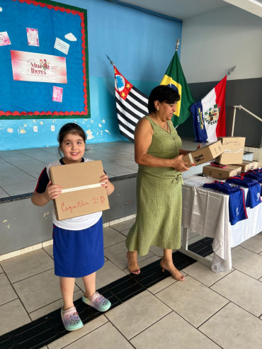 Foto 62: Novos uniformes são entregues para os alunos da Rede Municipal de Quatá