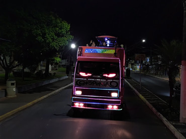 Foto 9: Sabadou movimenta Praça da Fonte em Quatá