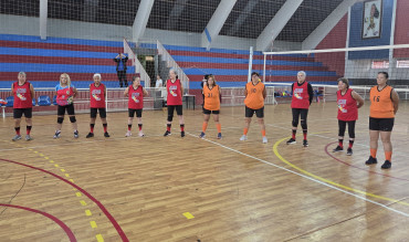 Foto 21: Quatá celebra o Dia do Idoso com partida de voleibol adaptado