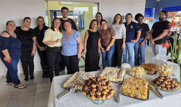 Foto 23: CRAS promove café da manhã especial em comemoração ao Dia do Idoso