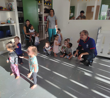 Foto 24: Novos uniformes são entregues para os alunos da Rede Municipal de Quatá