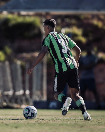 Foto 21: Ex-atleta quataense treina pelo sub-20 com elenco profissional