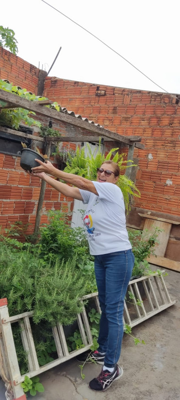 Foto 12: A luta contra a Dengue continua! Fique atento. Não deixe água parada.