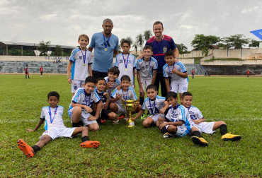 Foto 2:  Quatá é campeão do Campeonato Unipontal de Futebol da série prata na categoria sub 11