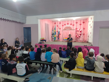 Foto 21: Ação educativa em combate e Dengue e o Escorpião