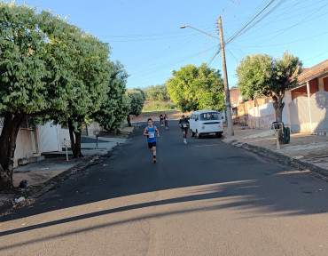 Foto 33: Treinão In9ve reúne participantes em atividade esportiva em Quatá