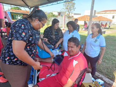 Foto 23: Festa do Trabalhador conta com diversas ações e reúne centenas de pessoas