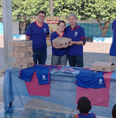 Foto 31: Novos uniformes são entregues para os alunos da Rede Municipal de Quatá