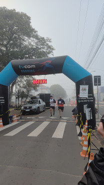 Foto 46: Mesmo com mal tempo, corrida de pedestre TVCOM RUNNING reúne mais de 300 participantes 