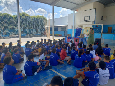 Foto 45: Novos uniformes são entregues para os alunos da Rede Municipal de Quatá