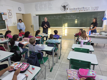 Foto 40: Volta às aulas marca início do segundo semestre nas Escolas Municipais de Quatá