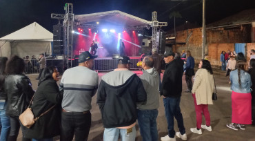 Foto 33: Comarca de Quatá celebra 81 anos com Sextou especial ao som de Zé Rico & Rikaço e DJ Vitão