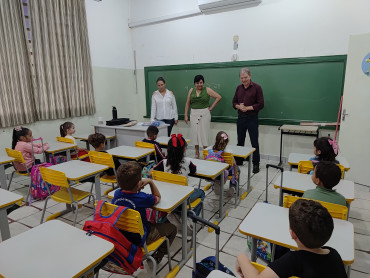 Foto 113: Alunos de Quatá recebem material escolar e são recepcionados com acolhimento e carinho no primeiro dia de aula