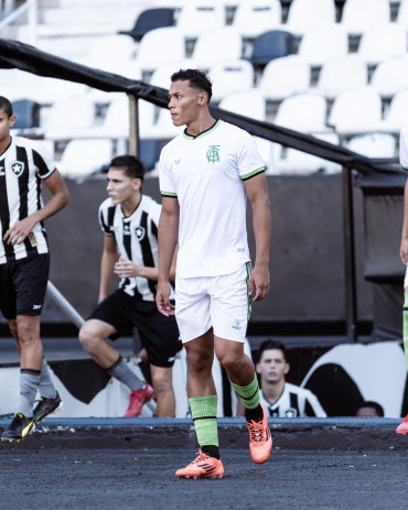 Foto 17: Ex-atleta quataense treina pelo sub-20 com elenco profissional
