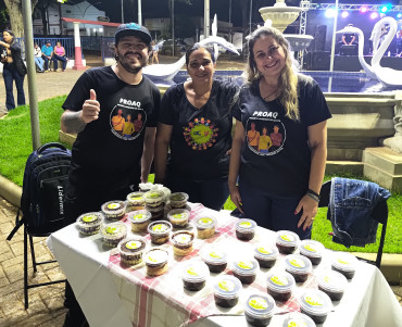 Foto 14: Prefeitura de Quatá promove fim de semana cultural com 'Sextou Sertanejo' e 'Domingo na Roça' na Praça da Fonte