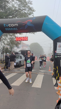 Foto 58: Mesmo com mal tempo, corrida de pedestre TVCOM RUNNING reúne mais de 300 participantes 
