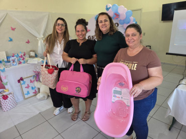 Foto 17: CRAS realiza terceira reunião do grupo de gestantes com entrega de kits maternidade
