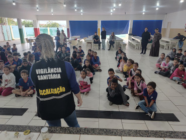 Foto 44: Ação educativa em combate e Dengue e o Escorpião