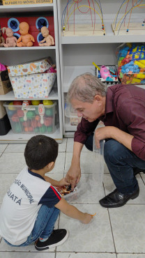 Foto 108: Alunos de Quatá recebem material escolar e são recepcionados com acolhimento e carinho no primeiro dia de aula