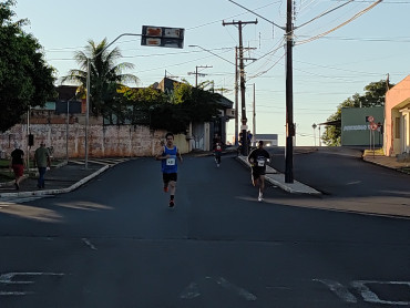 Foto 19: Treinão In9ve reúne participantes em atividade esportiva em Quatá