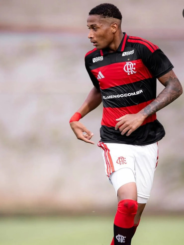 Foto 1: Da Escolinha Municipal de Quatá para novos caminhos no futebol
