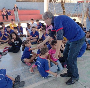 Foto 15: Novos uniformes são entregues para os alunos da Rede Municipal de Quatá