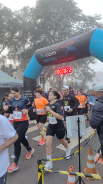 Foto 18: Mesmo com mal tempo, corrida de pedestre TVCOM RUNNING reúne mais de 300 participantes 