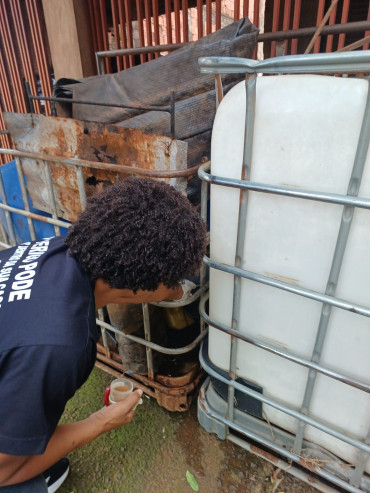 Foto 6: A luta contra a Dengue continua! Fique atento. Não deixe água parada.