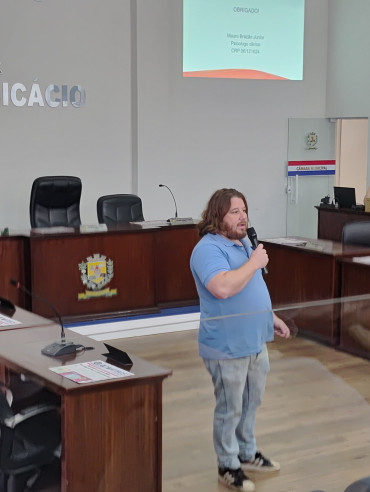 Foto 2: Profissionais Municipais participam de palestra em prol do Fevereiro Roxo e Laranja